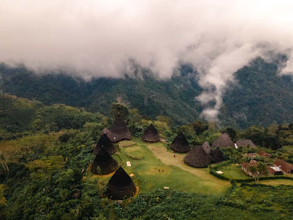 Wae Rebo Village, Flores: Übernachte in einem traditionellen Bergdorf