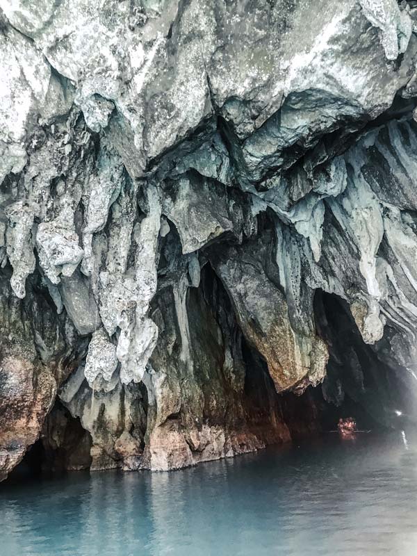 Der Eingang zur Unterwasserhöhle in Sabang bei Puerto Princesa
