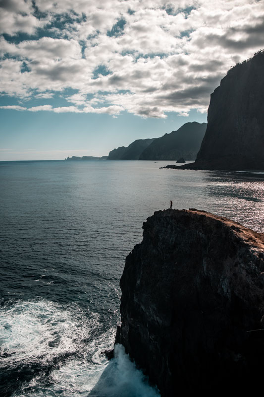 Blick auf den Crans Viewpoint und entlang der Küste von Madeira
