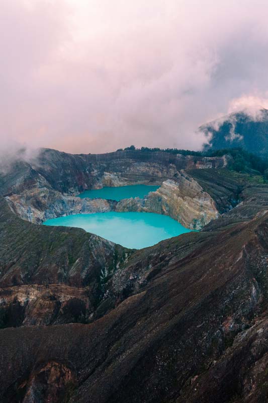 Sonnenaufgang-über-den-Kraterseen