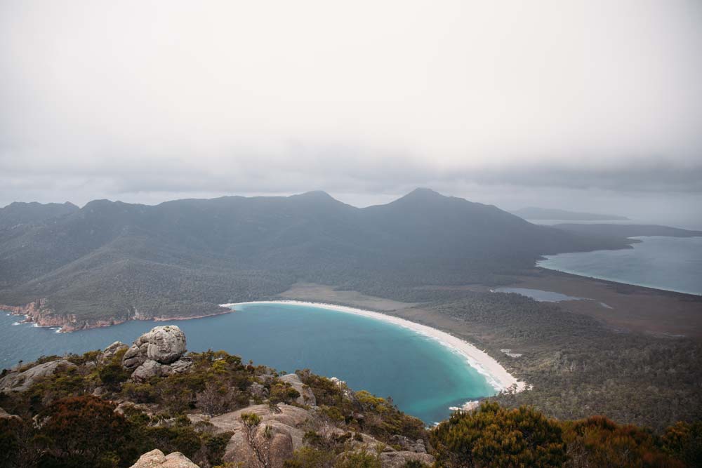 Wineglass-Bay-vom-Mount-Amos
